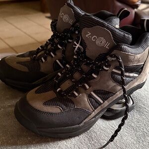Z-Coil Black and grey hiking boot
